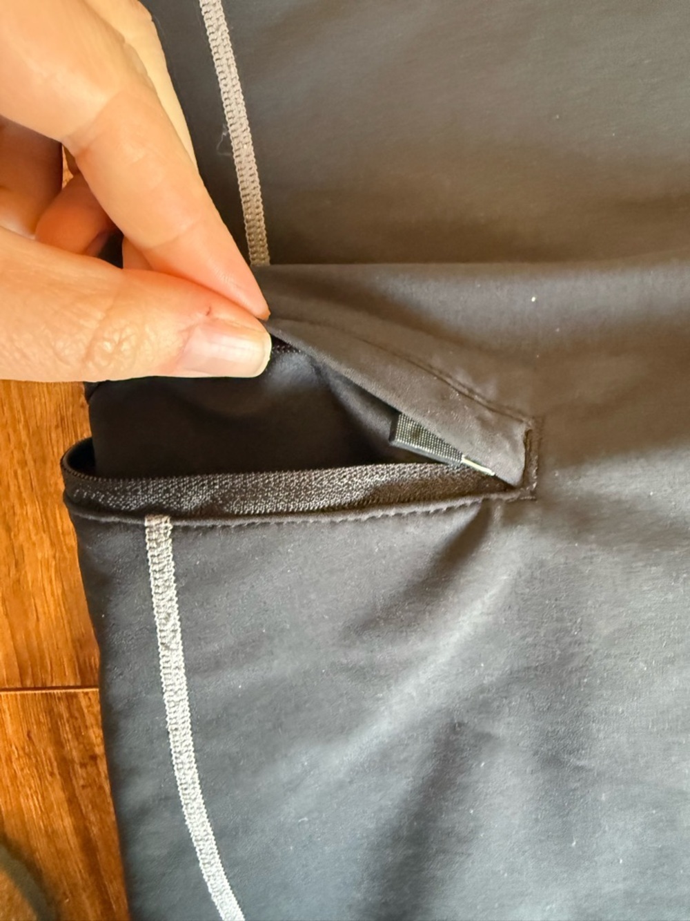 O'Neill Men’s Black Swim Board Shorts Contrast Seams Drawstring Pockets Size 32 - Picture 5 of 10